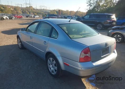 2003 Volkswagen Passat Glx from USA, damaged, VIN WVWRH63B13P340236